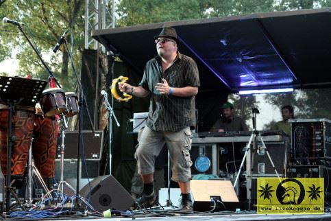 Sto Zvirat (CZ) 5. Mighty Sounds Festival - Blue Stage - Olsi bei Tabor, CZ - 17. Juli 2009 (9).jpg